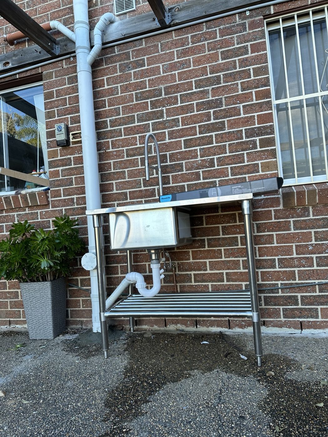 Outdoor sink plumbing installation